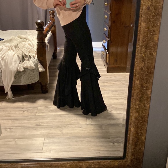 Del Lago Super Flare Pull on Jean / Pant - Black - Picture 2 of 11